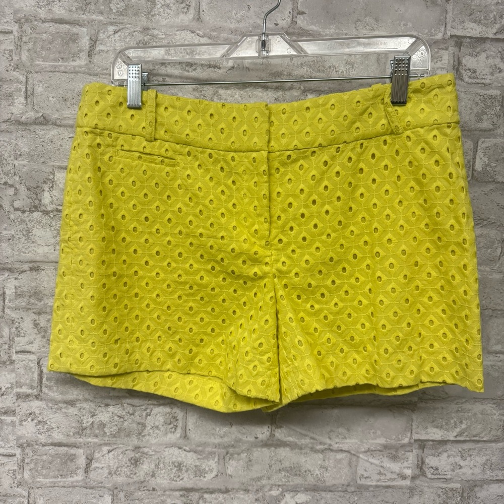 Ann Taylor‎ LOFT The Riviera Short Yellow Eyelet Women’s Size 6